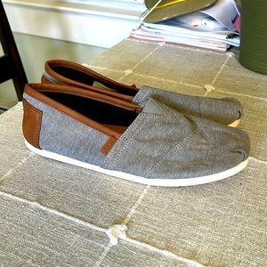 TOMS Chambray & Leather Shoes